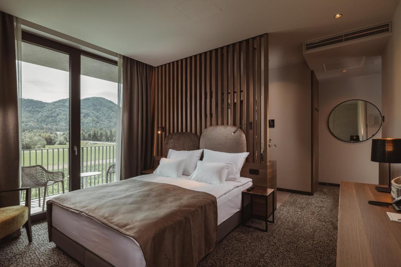 Hotel Grof Vransko Exterior photo