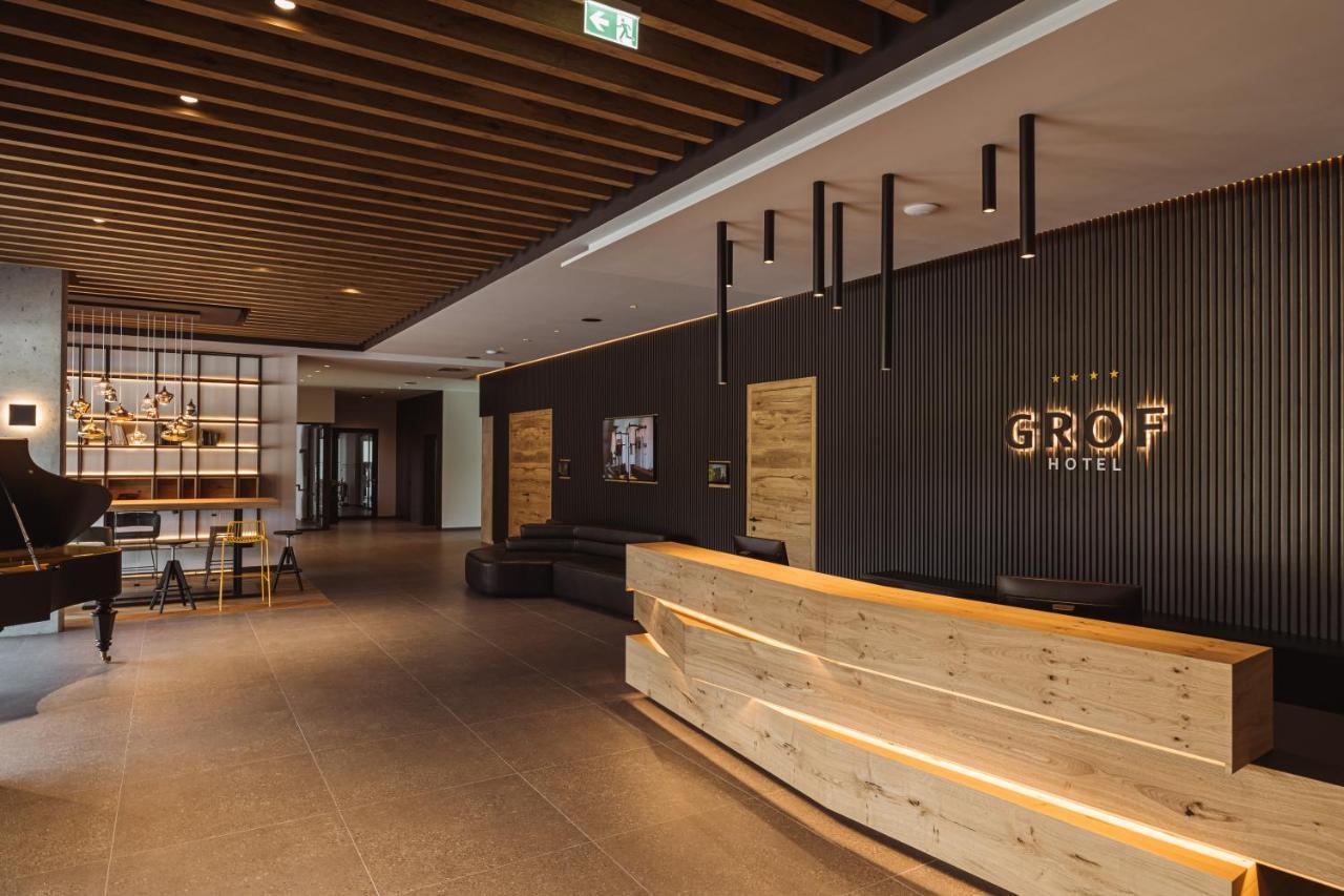 Hotel Grof Vransko Exterior photo